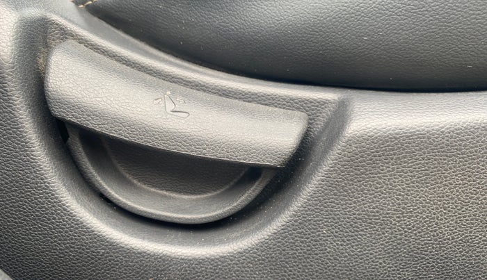 2019 Hyundai Grand i10 SPORTZ 1.2 KAPPA VTVT, Petrol, Manual, 28,503 km, Driver Side Adjustment Panel