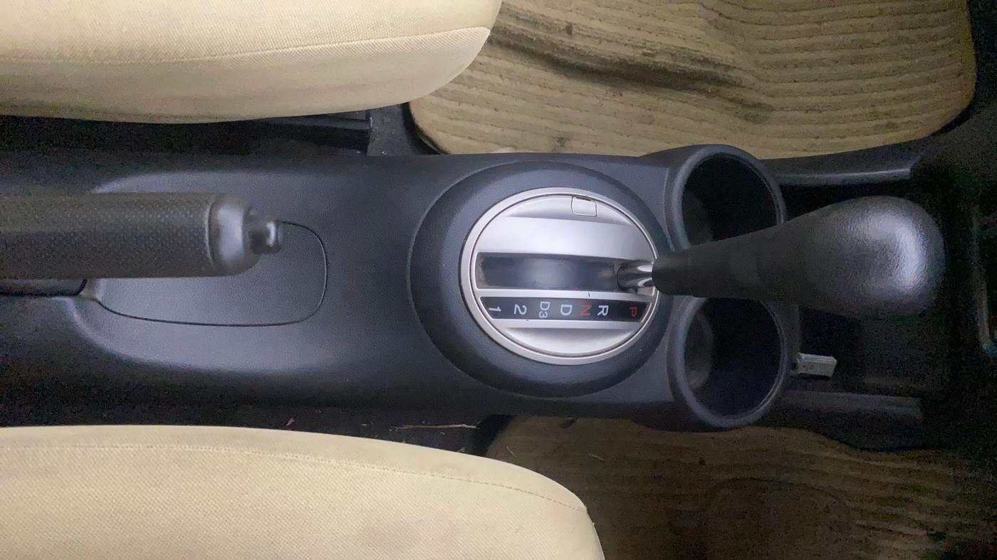 2014 Honda Amaze 1.2L I-VTEC S AT, Petrol, Automatic, 1,05,069 km, Gear Lever
