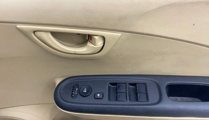 2014 Honda Amaze 1.2L I-VTEC S AT, Petrol, Automatic, 1,05,124 km, Driver Side Door Panels Control