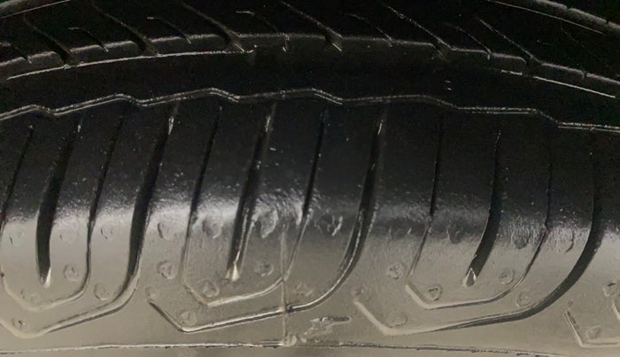 2014 Honda Amaze 1.2L I-VTEC S AT, Petrol, Automatic, 1,05,124 km, Right Front Tyre Tread