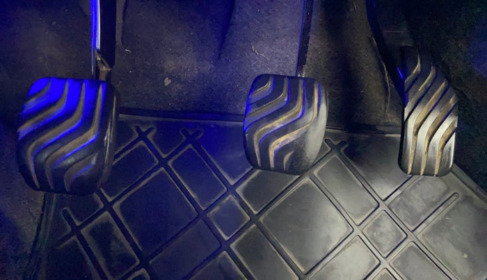 2016 Renault Kwid RXT 1.0, Petrol, Manual, 56,424 km, Pedals