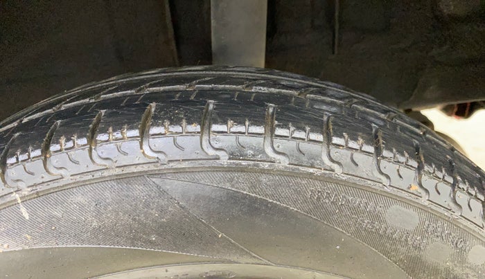 2016 Renault Kwid RXT 1.0, Petrol, Manual, 56,424 km, Left Rear Tyre Tread