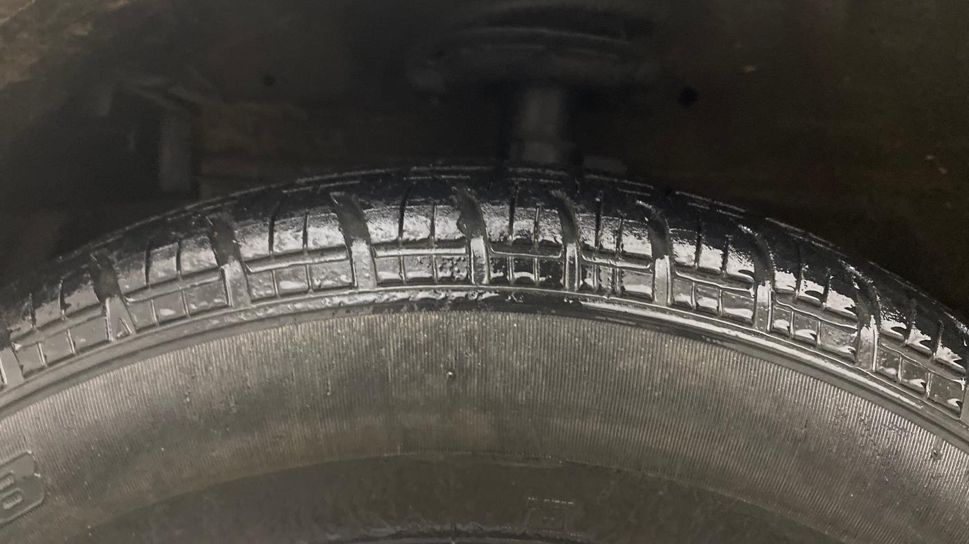 2016 Maruti Swift VDI (O), Diesel, Manual, 91,202 km, Left Front Tyre Tread