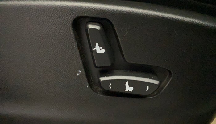 2019 MG HECTOR SHARP 1.5 DCT PETROL, Petrol, Automatic, 71,198 km, Driver Side Adjustment Panel