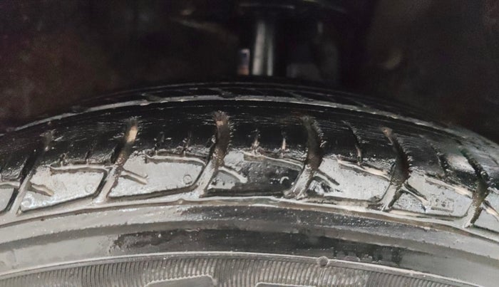 2018 Maruti Baleno DELTA PETROL 1.2, Petrol, Manual, 79,928 km, Right Front Tyre Tread