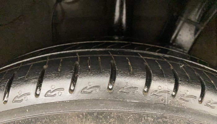 2023 Hyundai AURA SX 1.2 CNG, CNG, Manual, 29,240 km, Left Rear Tyre Tread