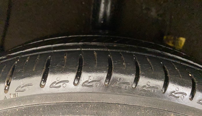 2023 Hyundai AURA SX 1.2 CNG, CNG, Manual, 29,240 km, Right Rear Tyre Tread