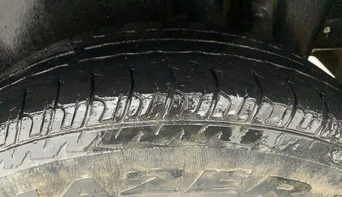 2017 Maruti Swift VXI, Petrol, Manual, 51,044 km, Left Rear Tyre Tread