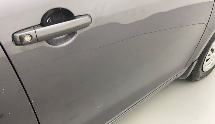 2017 Maruti Swift VXI, Petrol, Manual, 51,044 km, Driver-side door - Slightly dented