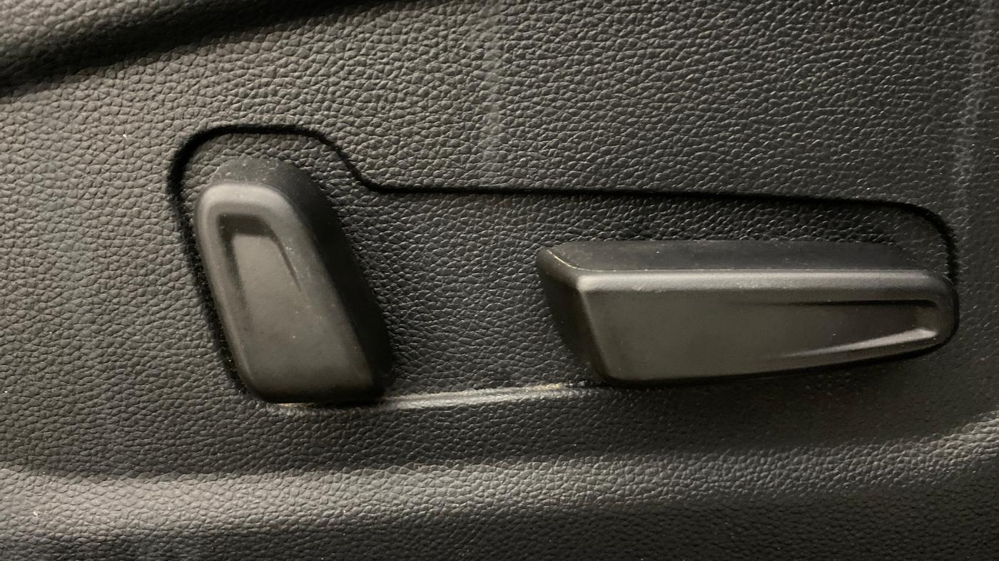 2019 Hyundai Creta SX (O) 1.6 PETROL, Petrol, Manual, 68,684 km, Driver Side Adjustment Panel