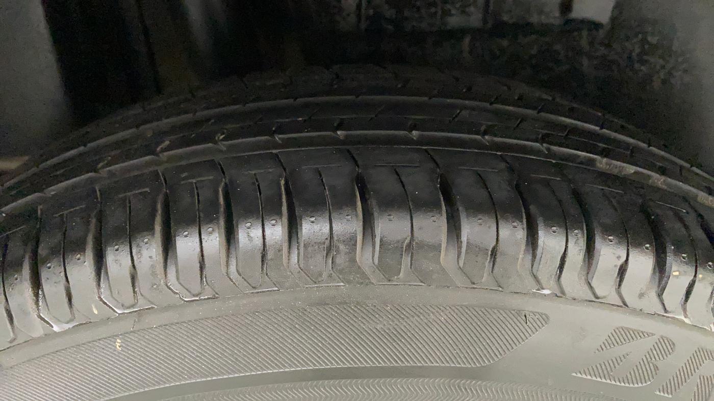2018 Maruti Dzire VXI, Petrol, Manual, 62,621 km, Right Rear Tyre Tread