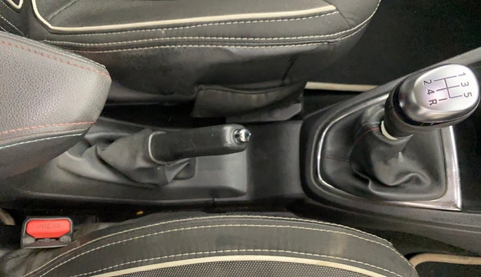 2018 Renault Captur RXT PETROL, Petrol, Manual, 52,702 km, Gear Lever