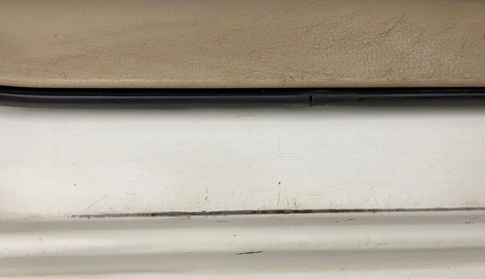 2015 Maruti Swift Dzire ZXI, Petrol, Manual, 1,43,094 km, Right running board - Minor scratches