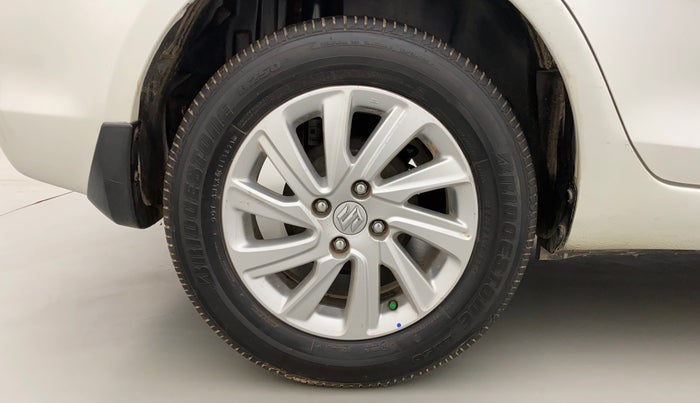 2015 Maruti Swift Dzire ZXI, Petrol, Manual, 1,43,094 km, Right Rear Wheel