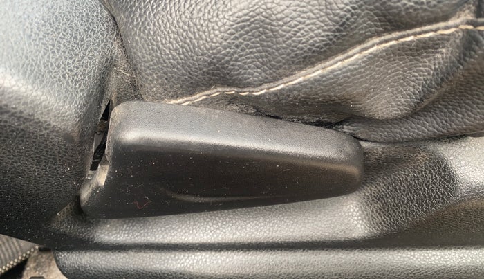 2019 Renault Kwid RXL, Petrol, Manual, 64,070 km, Driver Side Adjustment Panel