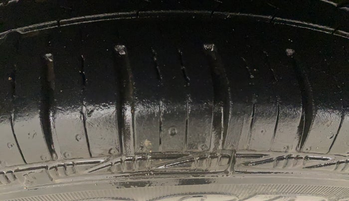 2019 Renault Kwid RXL, Petrol, Manual, 64,070 km, Right Rear Tyre Tread