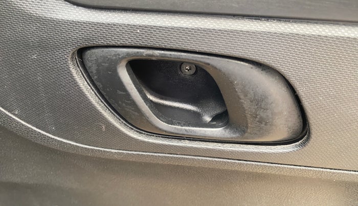 2019 Renault Kwid RXL, Petrol, Manual, 64,070 km, Driver Side Door Panels Control