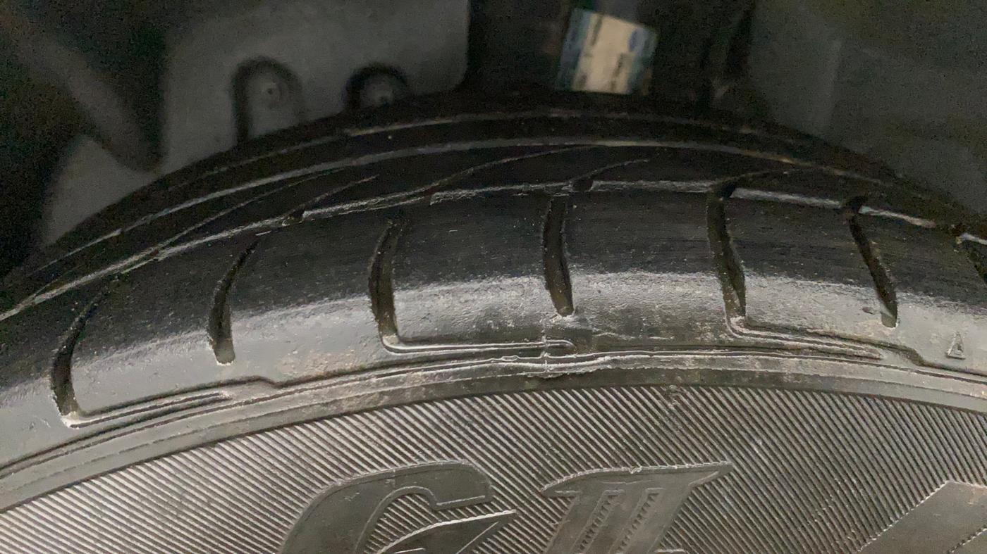 2016 Ford Ecosport TITANIUM 1.5L DIESEL, Diesel, Manual, 1,14,374 km, Left Front Tyre Tread