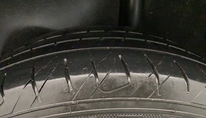 2016 Ford Ecosport TITANIUM 1.5L DIESEL, Diesel, Manual, 1,14,540 km, Left Rear Tyre Tread