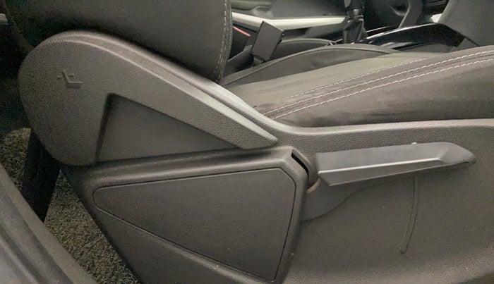 2016 Ford Ecosport TITANIUM 1.5L DIESEL, Diesel, Manual, 1,14,540 km, Driver Side Adjustment Panel