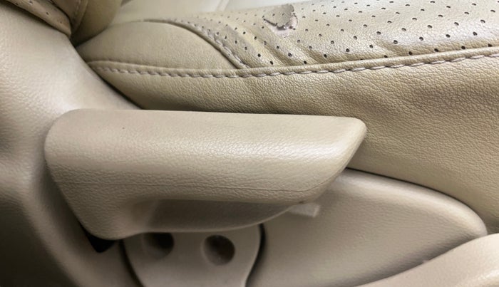 2016 Honda Amaze 1.2L I-VTEC VX, Petrol, Manual, 43,894 km, Driver Side Adjustment Panel