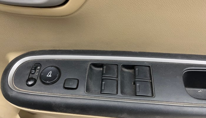 2016 Honda Amaze 1.2L I-VTEC VX, Petrol, Manual, 43,894 km, Driver Side Door Panels Control