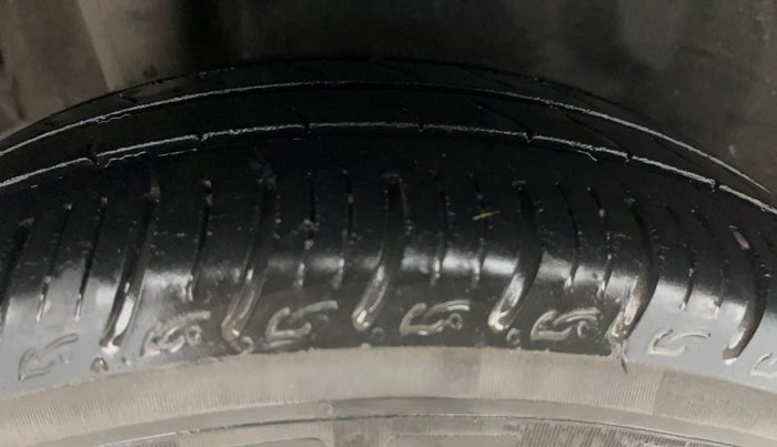 2016 Honda Amaze 1.2L I-VTEC VX, Petrol, Manual, 43,894 km, Right Rear Tyre Tread