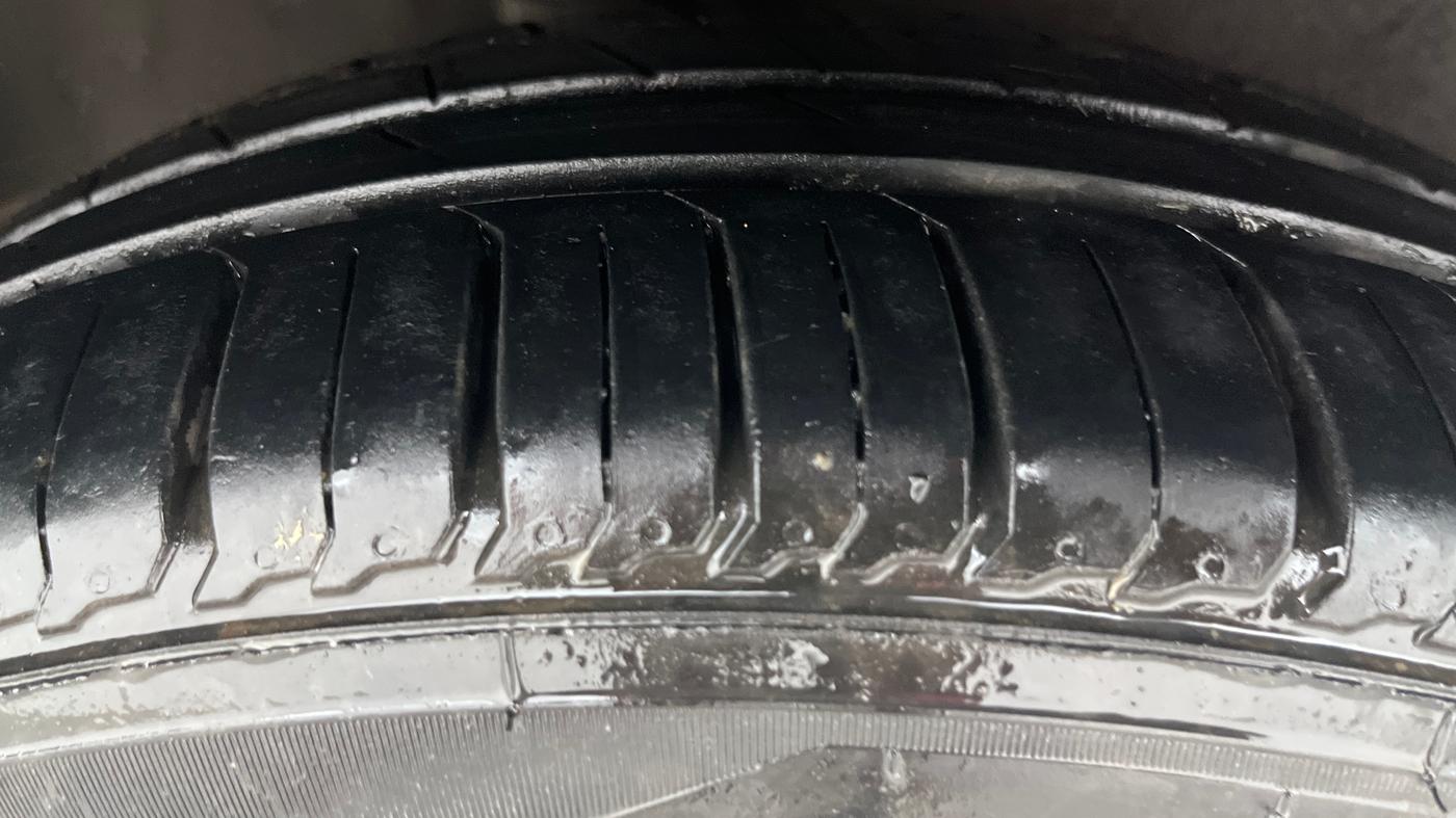 2017 Nissan Sunny XV CVT, Petrol, Automatic, 85,350 km, Right Rear Tyre Tread