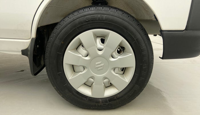 2022 Maruti Eeco 5 STR AC CNG (O), CNG, Manual, 5,804 km, Right Front Wheel