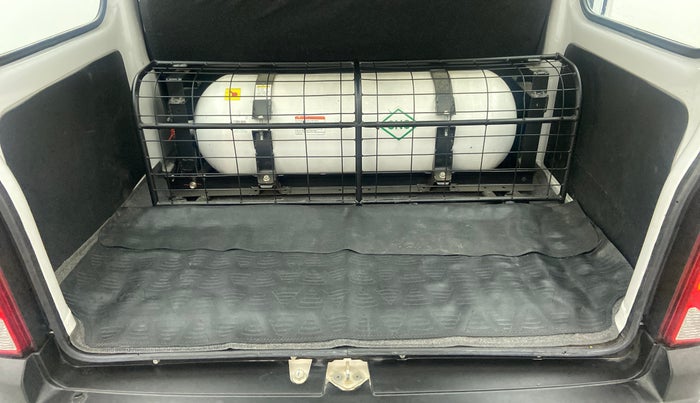 2022 Maruti Eeco 5 STR AC CNG (O), CNG, Manual, 5,804 km, Boot Inside
