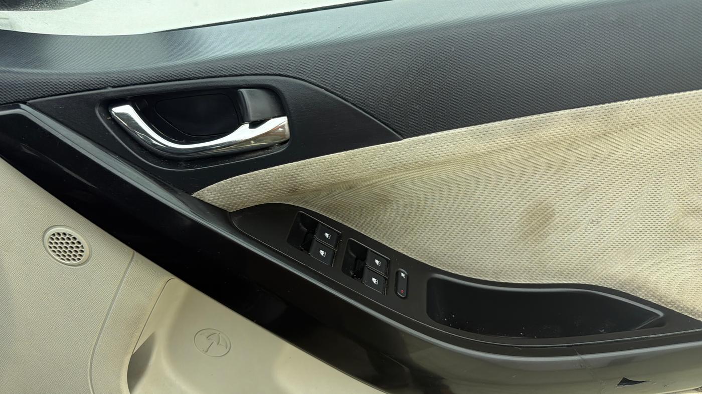 2020 Tata NEXON XZ PLUS PETROL, CNG, Manual, 91,246 km, Driver Side Door Panels Control
