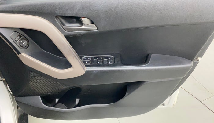 2015 Hyundai Creta S 1.6 PETROL, Petrol, Manual, 70,808 km, Driver Side Door Panels Control