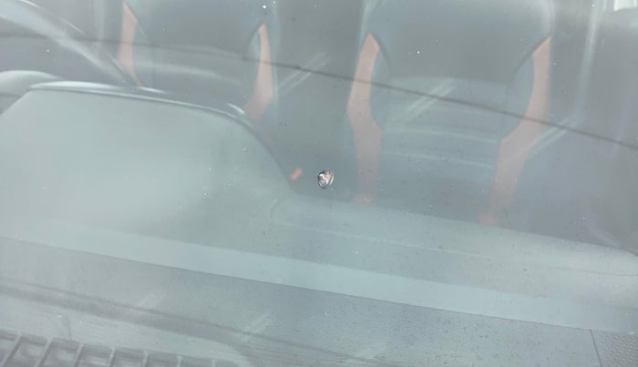 2018 Renault Kwid RXL, Petrol, Manual, 66,229 km, Front windshield - Minor spot on windshield