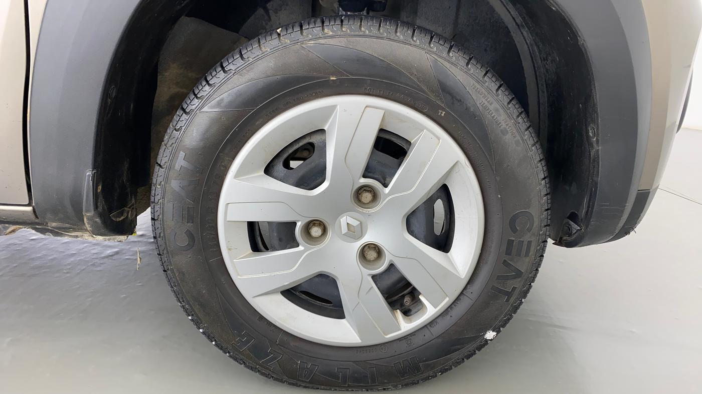 2018 Renault Kwid RXL, Petrol, Manual, 66,229 km, Right Front Wheel