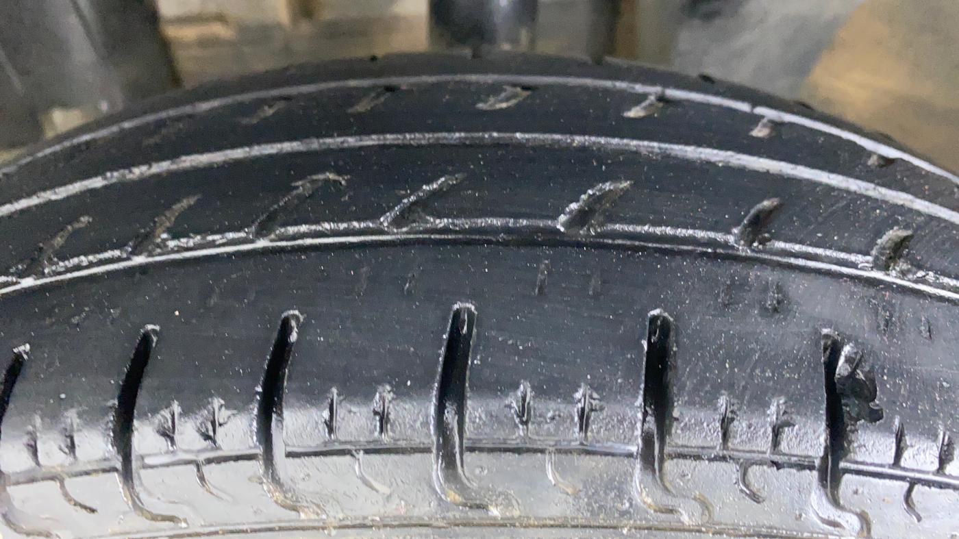 2018 Renault Kwid RXL, Petrol, Manual, 66,229 km, Left Front Tyre Tread