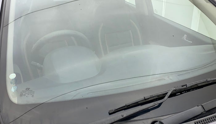 2017 Hyundai Grand i10 SPORTZ (O) 1.2 KAPPA VTVT, Petrol, Manual, 52,942 km, Front windshield - Minor spot on windshield