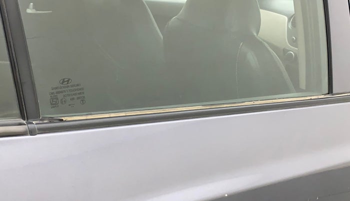 2017 Hyundai Grand i10 SPORTZ (O) 1.2 KAPPA VTVT, Petrol, Manual, 52,942 km, Right rear door - Weather strip has minor damage