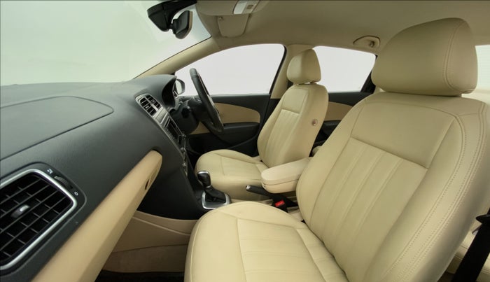 2017 Volkswagen Ameo HIGHLINE 1.5L AT (D), Diesel, Automatic, 82,528 km, Right Side Front Door Cabin