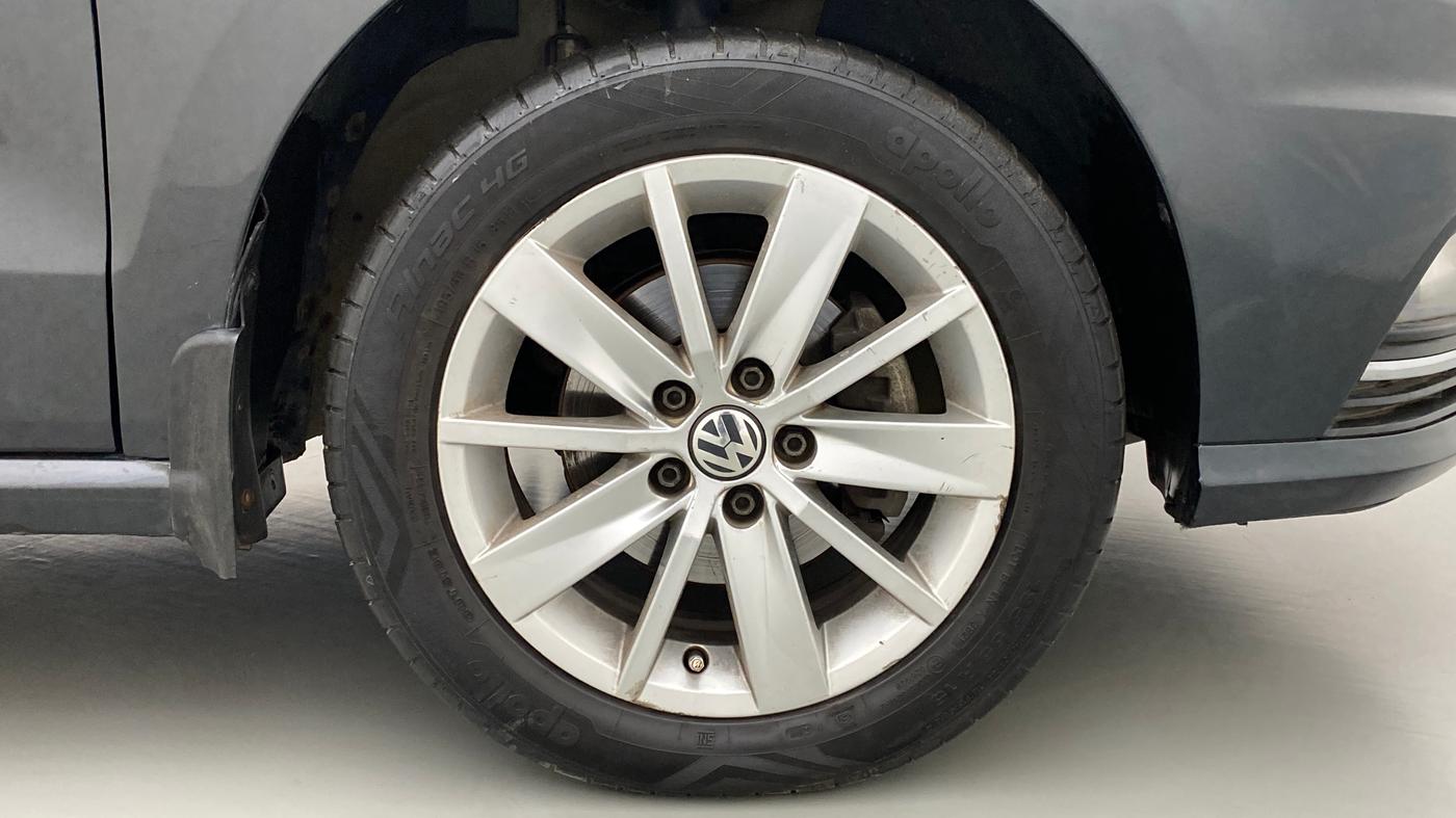 2017 Volkswagen Ameo HIGHLINE 1.5L AT (D), Diesel, Automatic, 82,528 km, Right Front Wheel