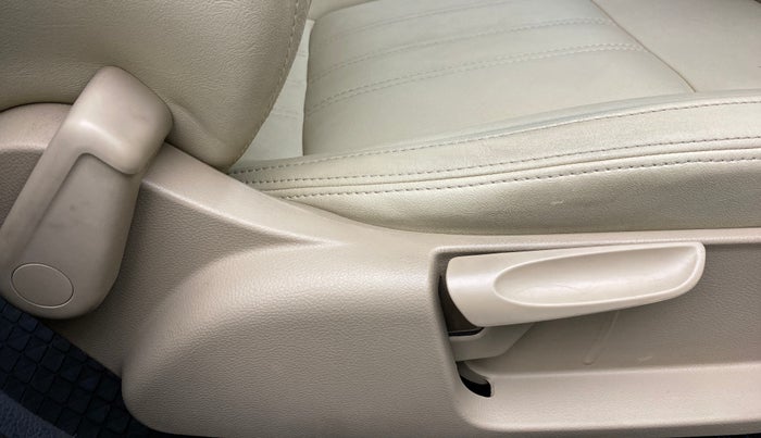 2017 Volkswagen Ameo HIGHLINE 1.5L AT (D), Diesel, Automatic, 82,528 km, Driver Side Adjustment Panel