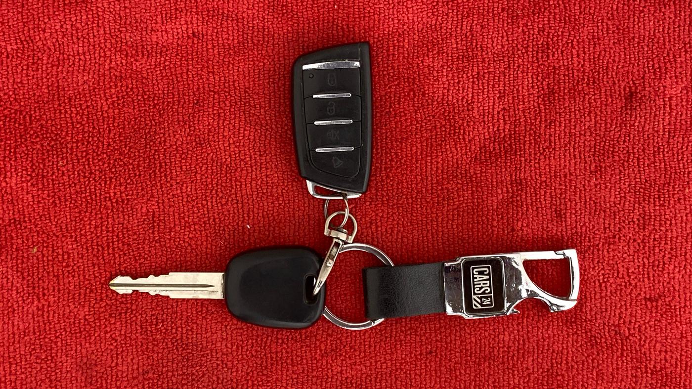 2019 Maruti Alto LXI, Petrol, Manual, 38,898 km, Key Close Up