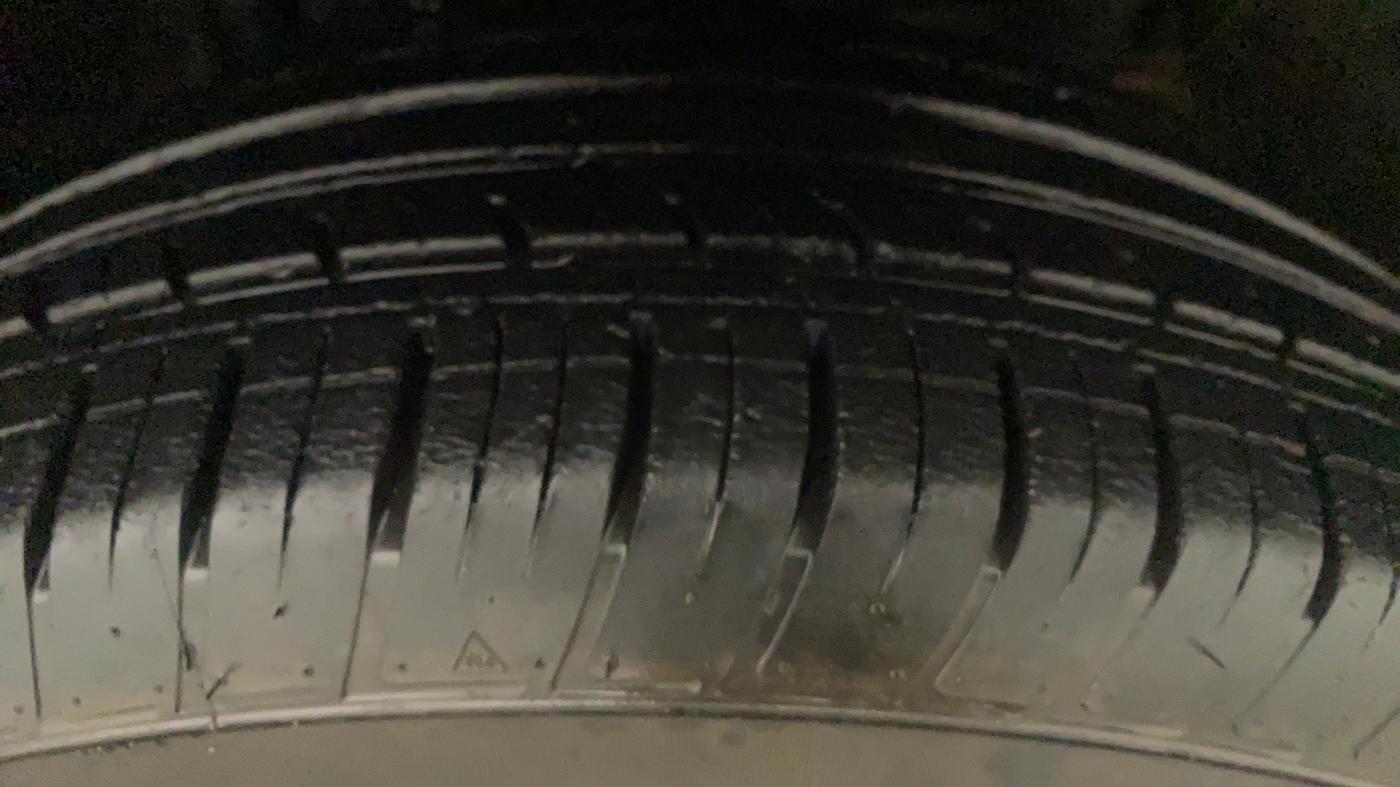 2019 Renault Duster RXS OPT CVT, Petrol, Automatic, 24,320 km, Left Front Tyre Tread