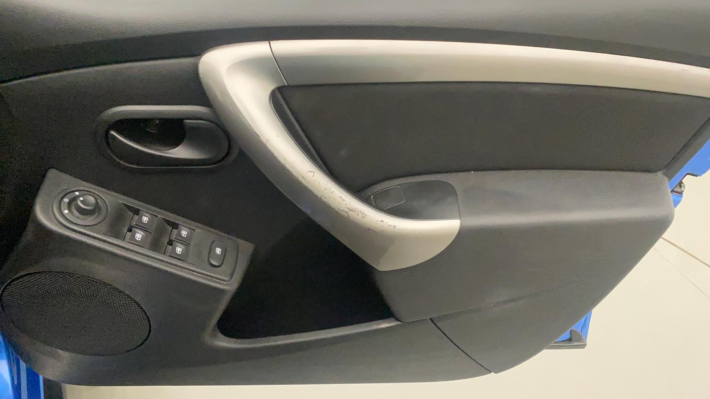 2019 Renault Duster RXS OPT CVT, Petrol, Automatic, 24,320 km, Driver Side Door Panels Control