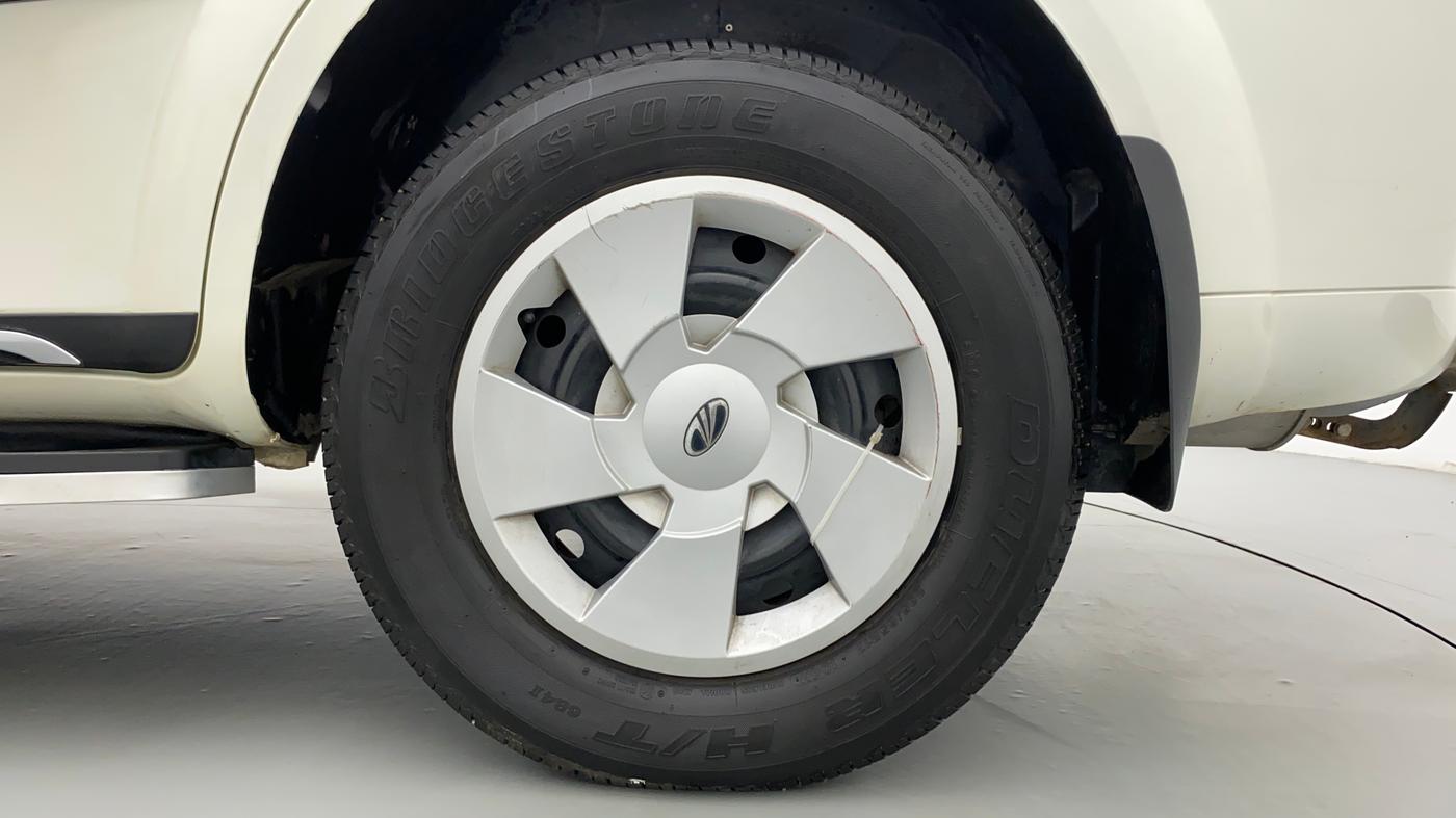 2020 Mahindra XUV500 W5, Diesel, Manual, 28,713 km, Left Rear Wheel