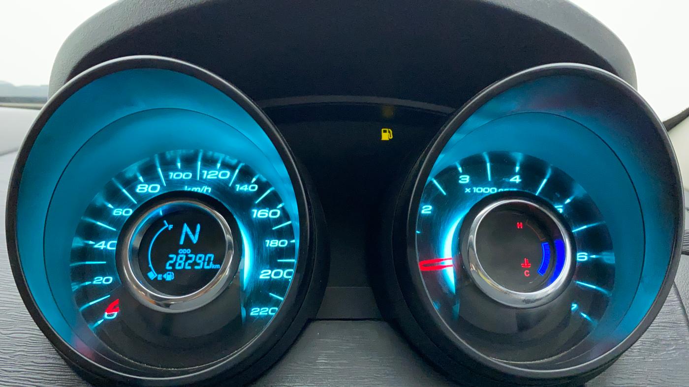 2020 Mahindra XUV500 W5, Diesel, Manual, 28,713 km, Odometer Image
