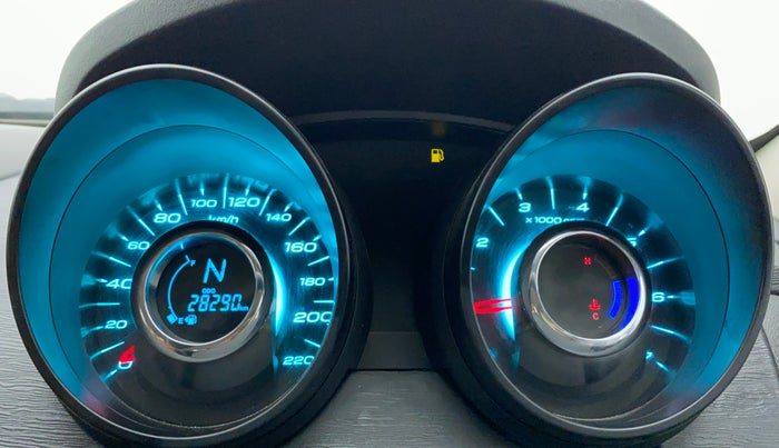 2020 Mahindra XUV500 W5, Diesel, Manual, 28,713 km, Odometer Image