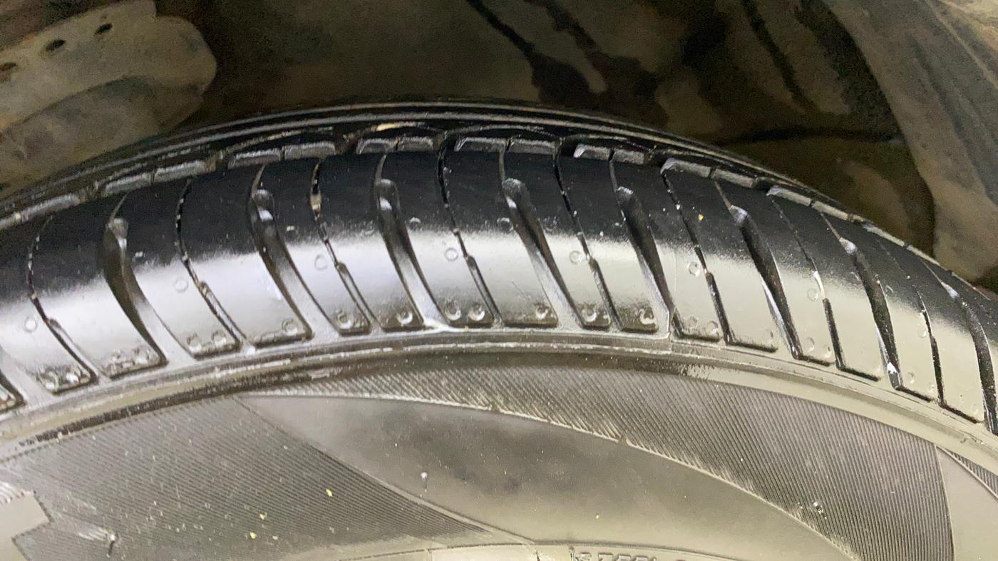 2014 Hyundai i20 MAGNA 1.2, Petrol, Manual, 18,284 km, Left Front Tyre Tread