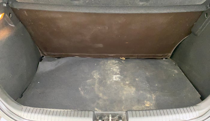 2014 Hyundai i20 MAGNA 1.2, Petrol, Manual, 18,133 km, Boot Inside