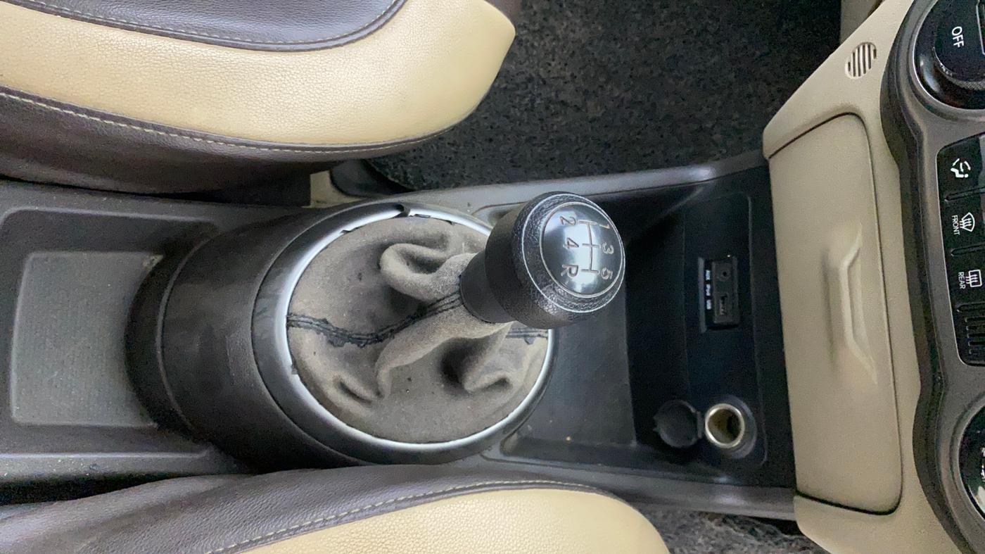 2014 Hyundai i20 MAGNA 1.2, Petrol, Manual, 18,284 km, Gear Lever