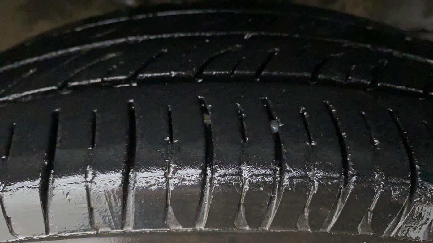 2012 Maruti Wagon R 1.0 LXI CNG, CNG, Manual, 59,435 km, Right Front Tyre Tread